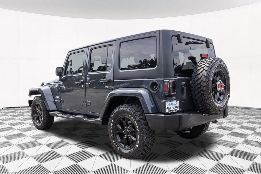 Used 2017 Jeep Wrangler Unlimited Sahara w/ Connectivity Group AWD/4WD image 8