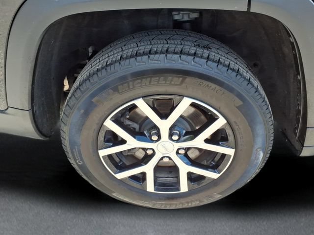 Used 2023 Jeep Grand Cherokee L Limited AWD/4WD image 9