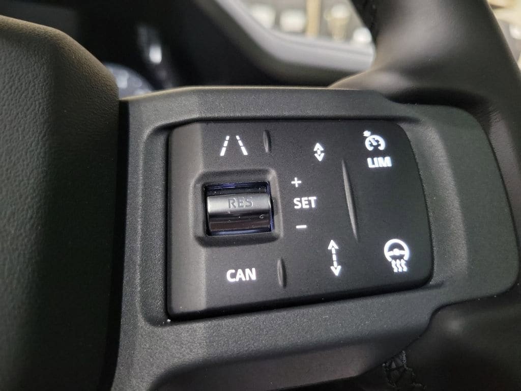 New 2026 Land Rover Defender 110 X-Dynamic SE AWD/4WD image 16