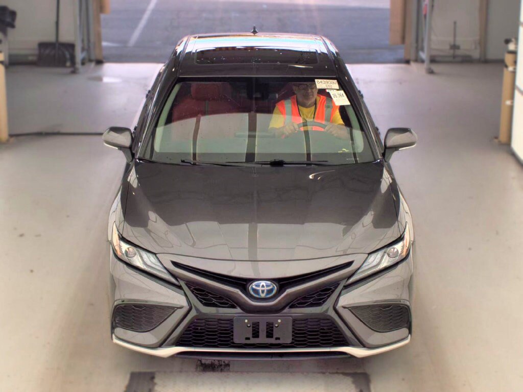 Used 2022 Toyota Camry XSE w/ Cold Weather Package FWD image 3