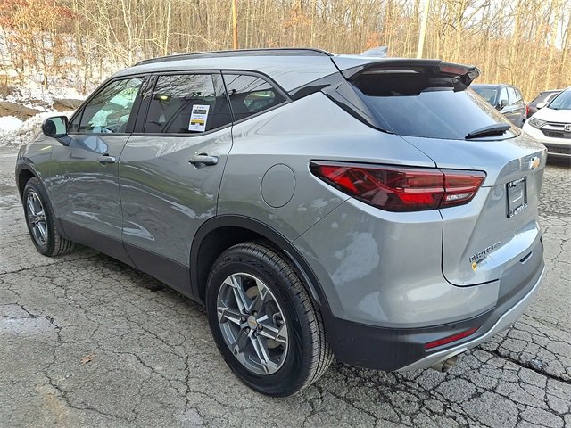 Used 2025 Chevrolet Blazer LT w/ Convenience Package image 4