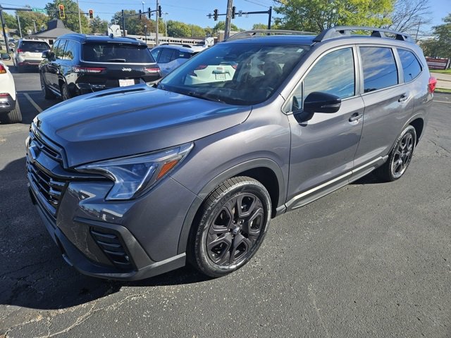 Used 2023 Subaru Ascent Onyx Edition image 3