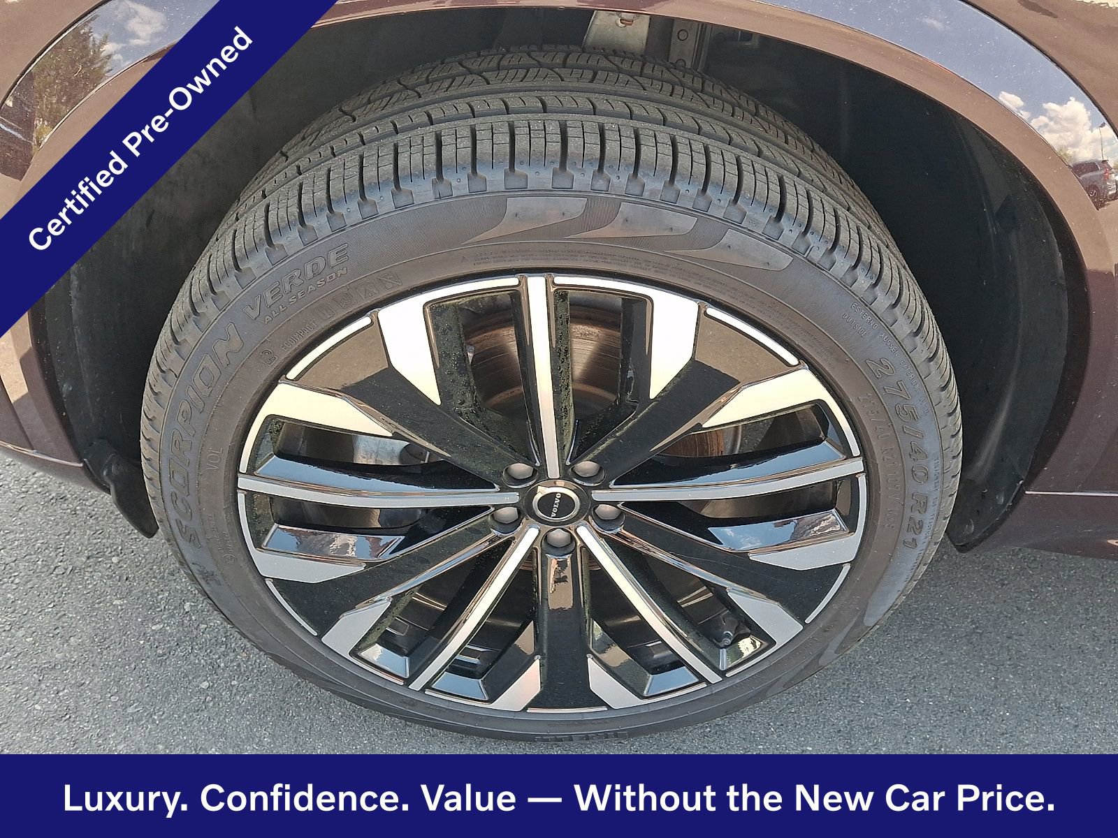 Certified 2025 Volvo XC90 B5 Core image 9