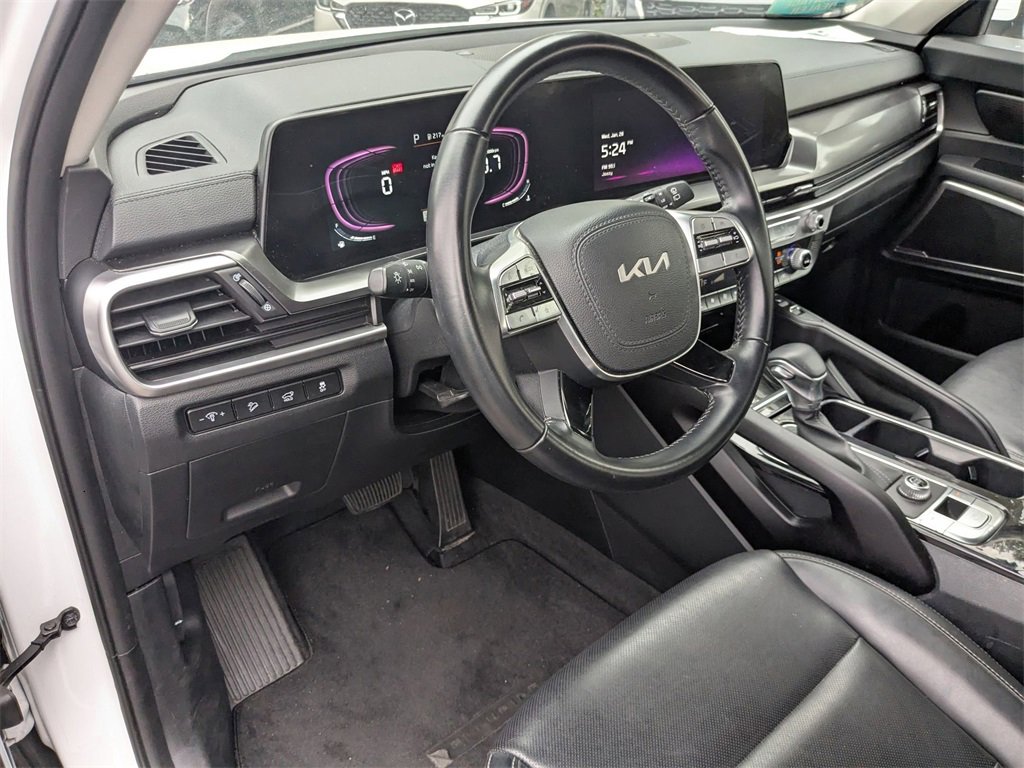 Used 2025 Kia Telluride S image 13