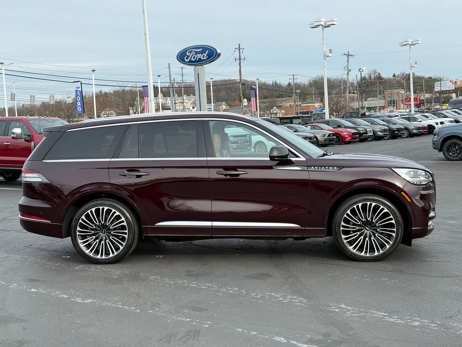 Used 2023 Lincoln Aviator Black Label w/ Dynamic Handling Package image 2