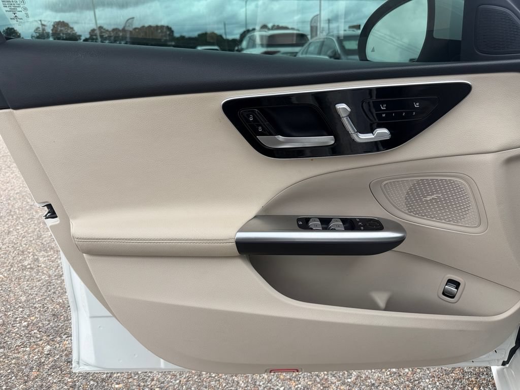 Used 2022 Mercedes-Benz C 300 Sedan image 15