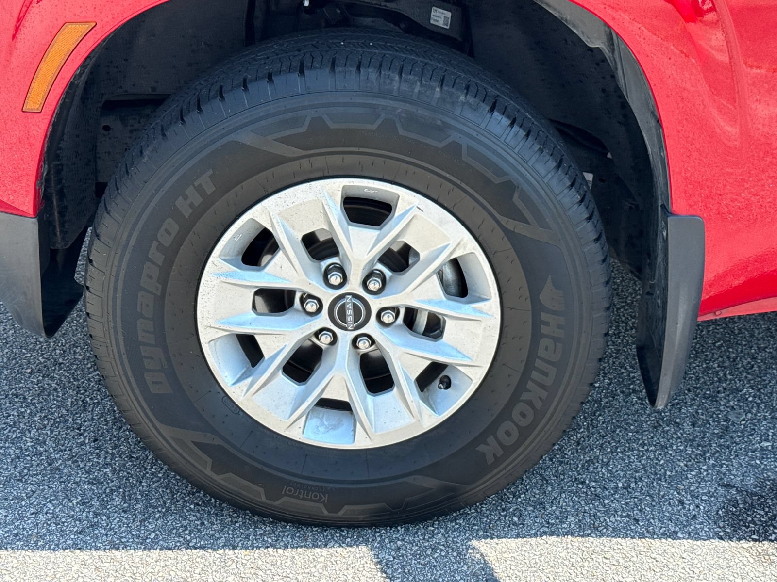 Used 2024 Nissan Frontier SV RWD image 11