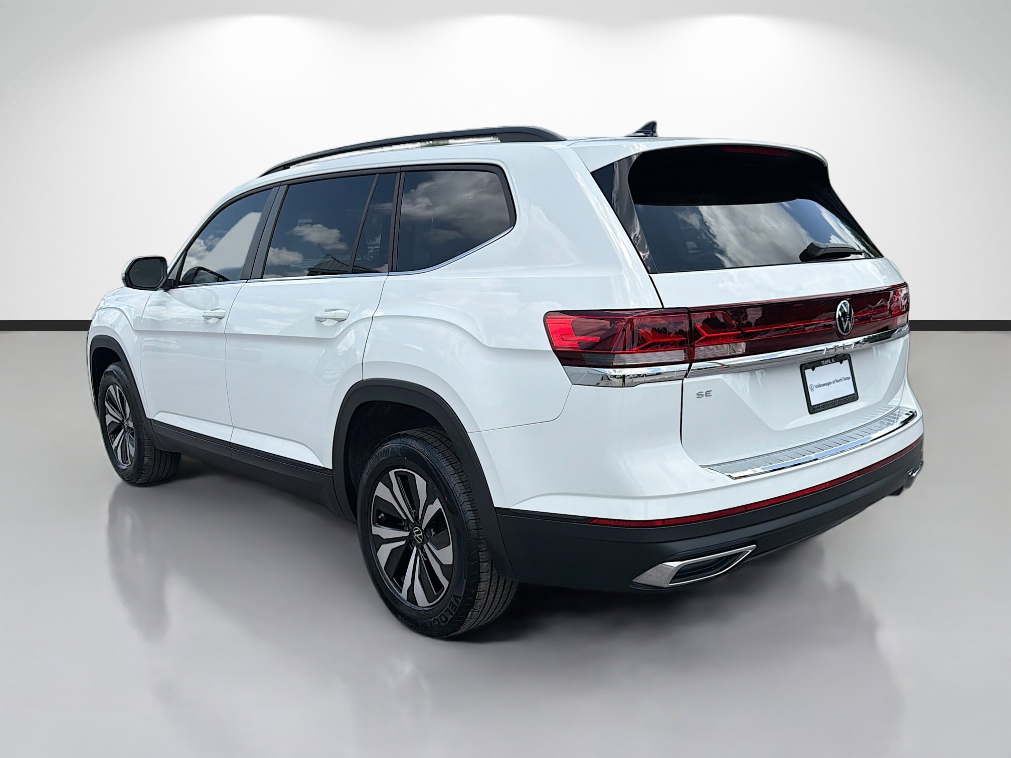 Used 2024 Volkswagen Atlas SE FWD image 5