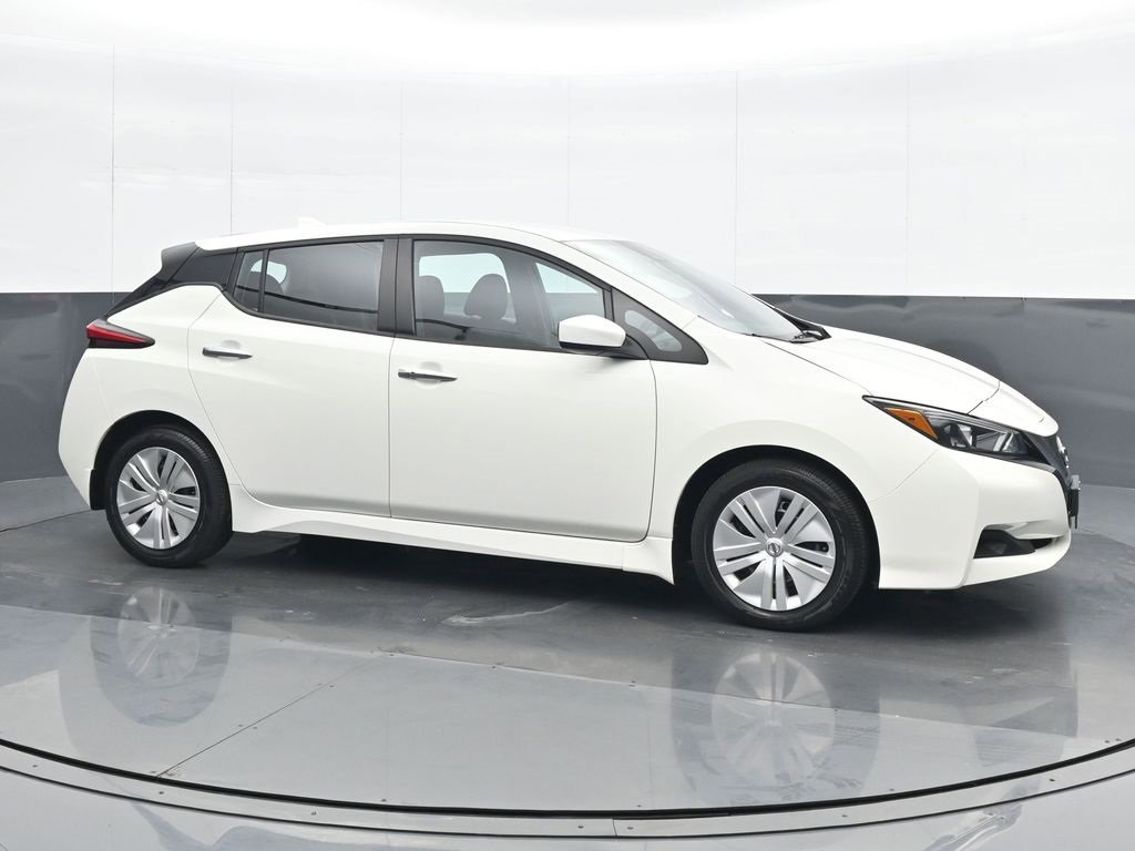 Used 2022 Nissan Leaf S image 8