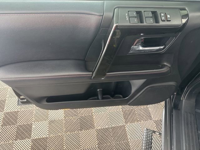 Used 2019 Toyota 4Runner TRD Off-Road Premium AWD/4WD image 18