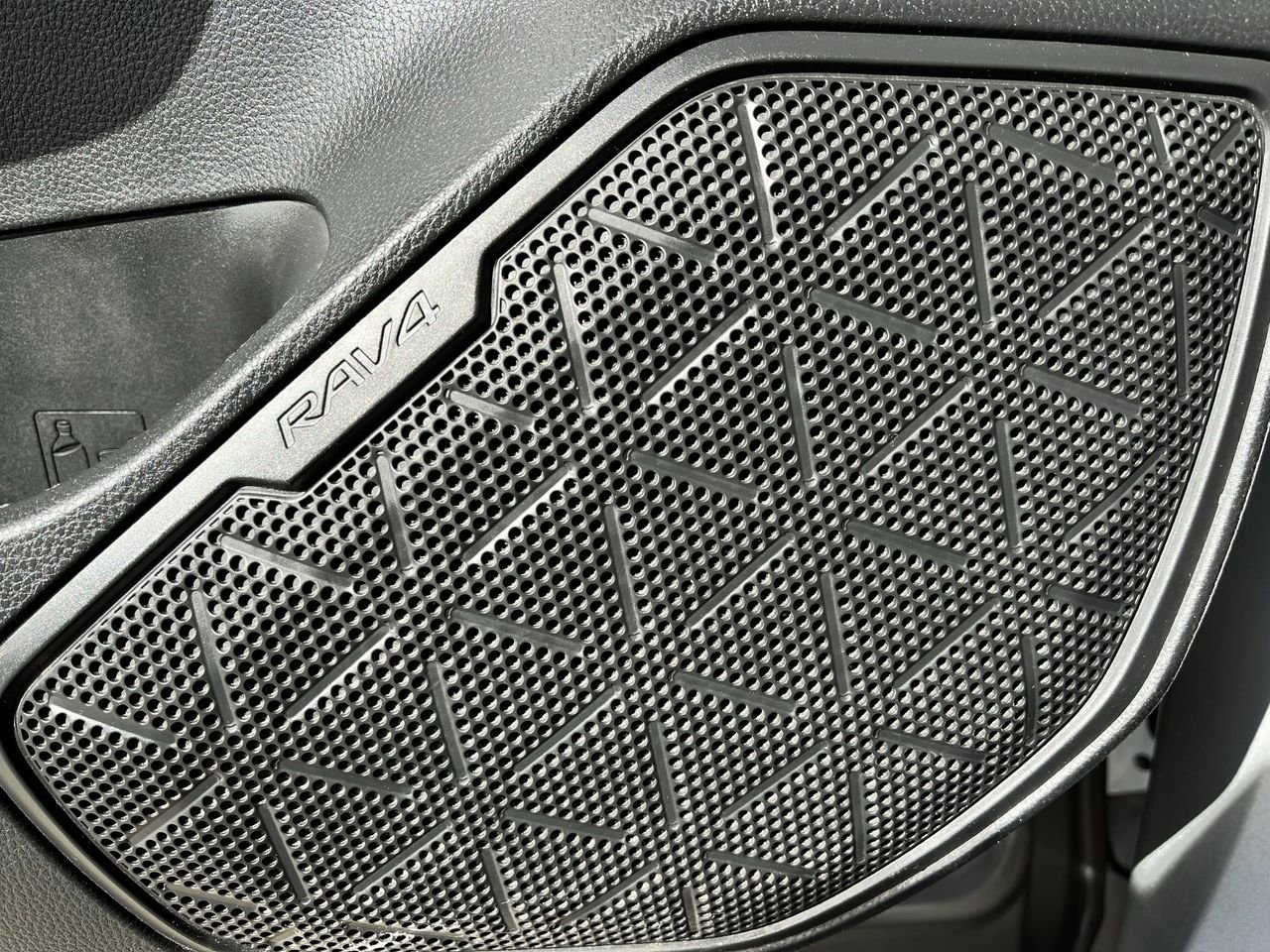 Used 2023 Toyota RAV4 Limited image 22