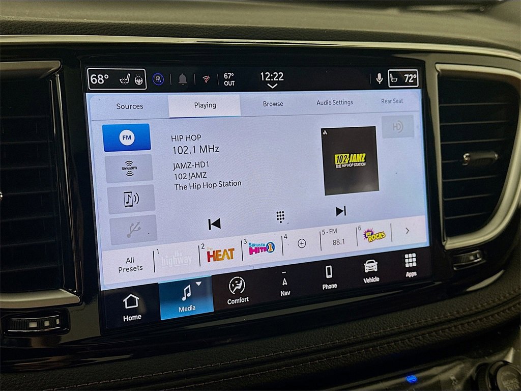 New 2026 Chrysler Pacifica Pinnacle image 13