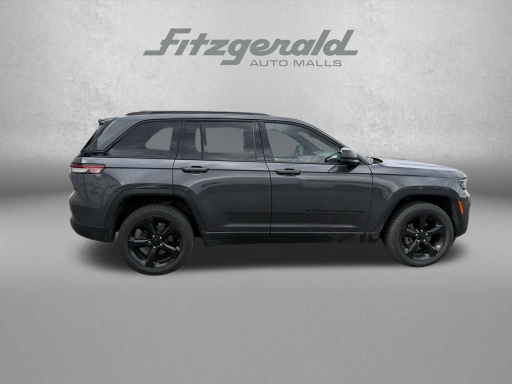 Used 2024 Jeep Grand Cherokee Altitude AWD/4WD image 8