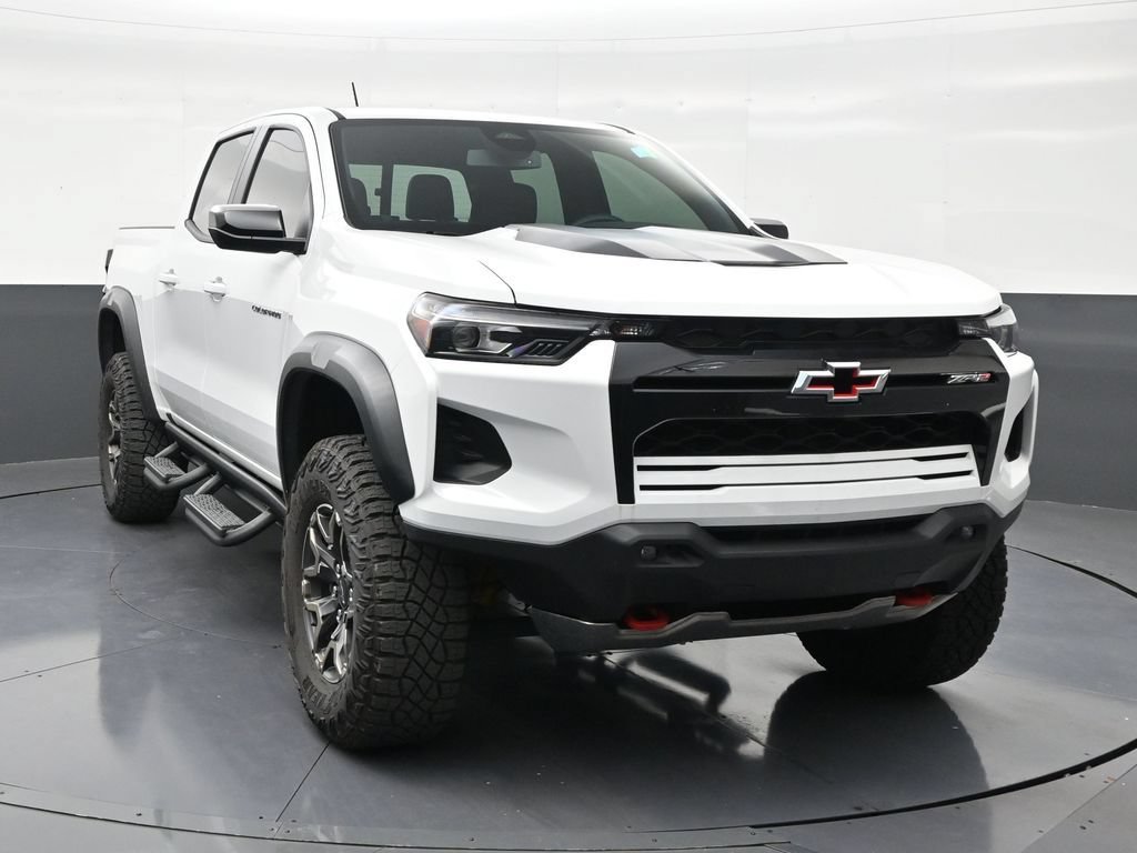 Used 2025 Chevrolet Colorado ZR2 AWD/4WD image 7