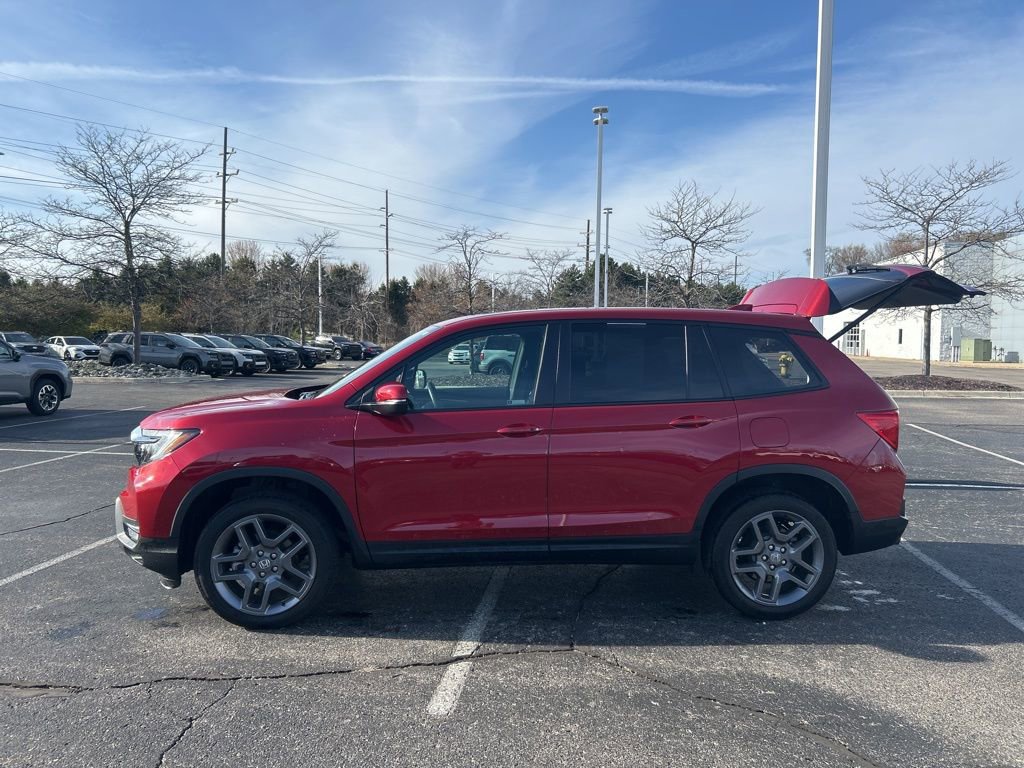 Used 2023 Honda Passport EX-L image 2