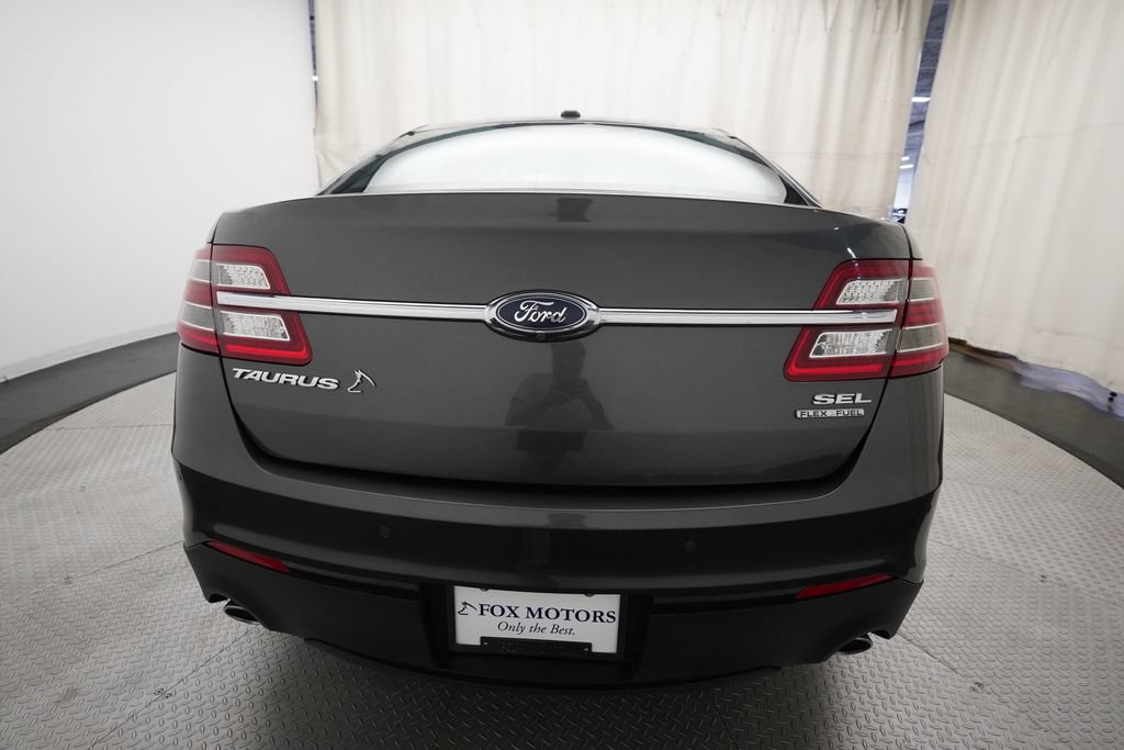 Used 2018 Ford Taurus SEL FWD image 27
