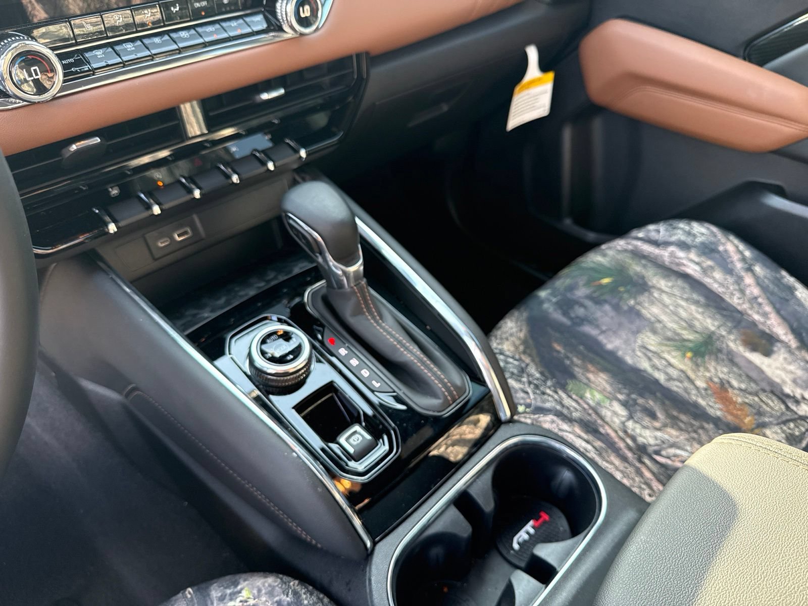 Used 2024 GMC Canyon AT4 AWD/4WD image 23