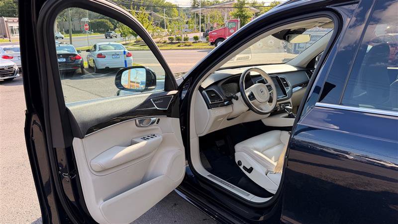 Used 2019 Volvo XC90 T6 Momentum w/ Protection Package Premier AWD/4WD image 20