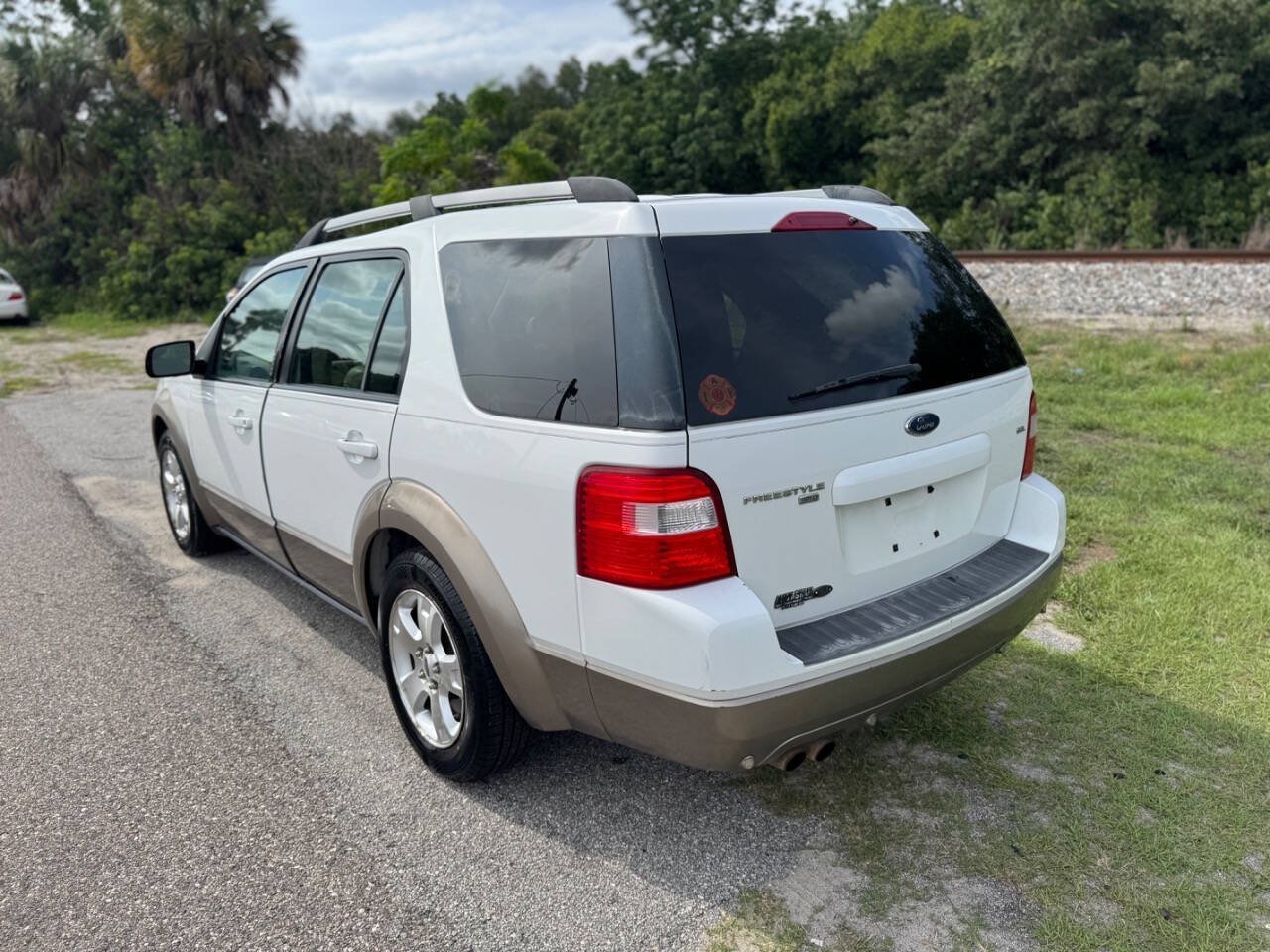Used 2005 Ford Freestyle SEL AWD/4WD image 7