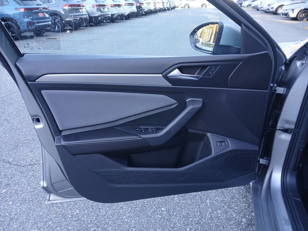 New 2026 Volkswagen Jetta SE image 10