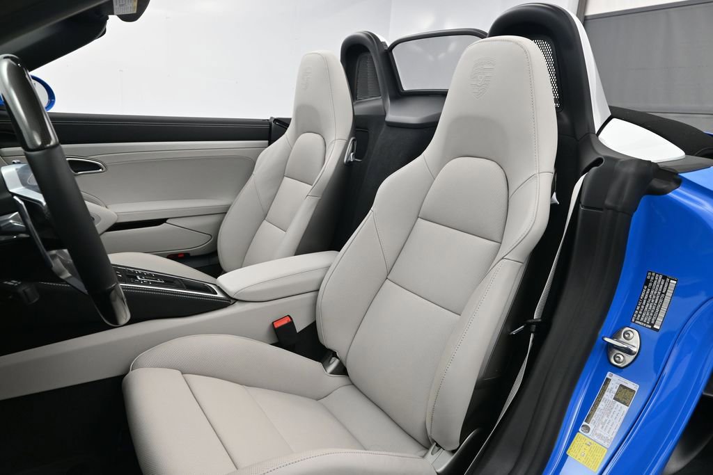 Certified 2025 Porsche 718 Boxster GTS RWD image 5