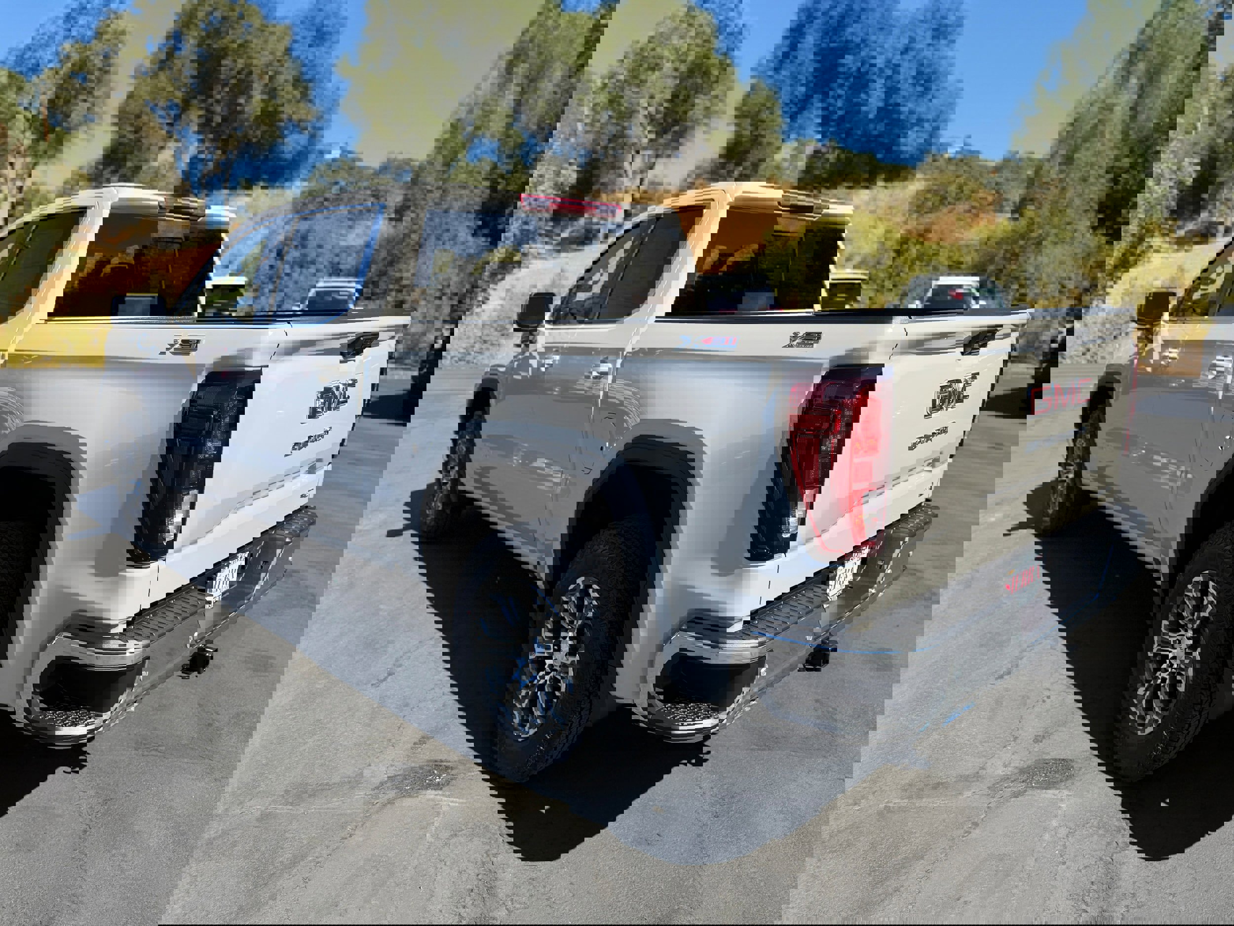 New 2026 GMC Sierra 1500 SLE w/ X31 Off-Road Package image 6