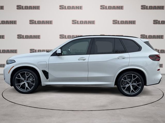 New 2026 BMW X5 xDrive50e w/ M Sport Package AWD/4WD image 2