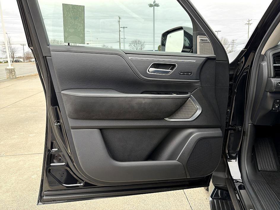 Certified 2025 INFINITI QX80 Sensory image 9