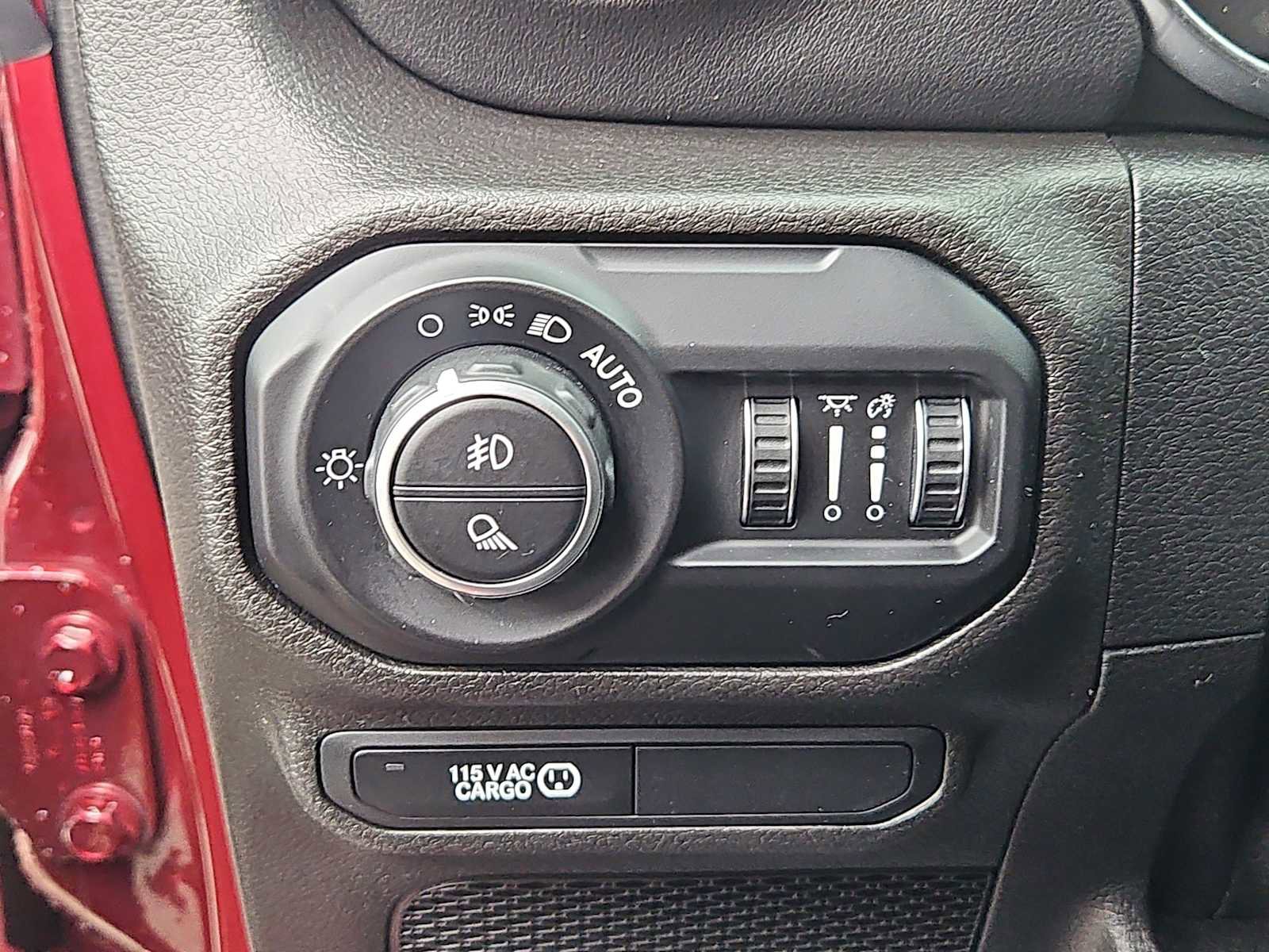 Used 2021 Jeep Gladiator Overland AWD/4WD image 18