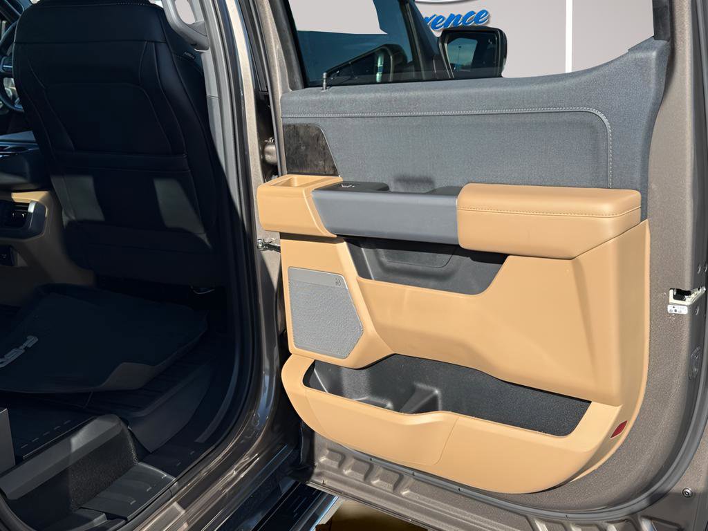 Used 2022 Ford F150 Lariat w/ Max Trailer Tow Package image 16