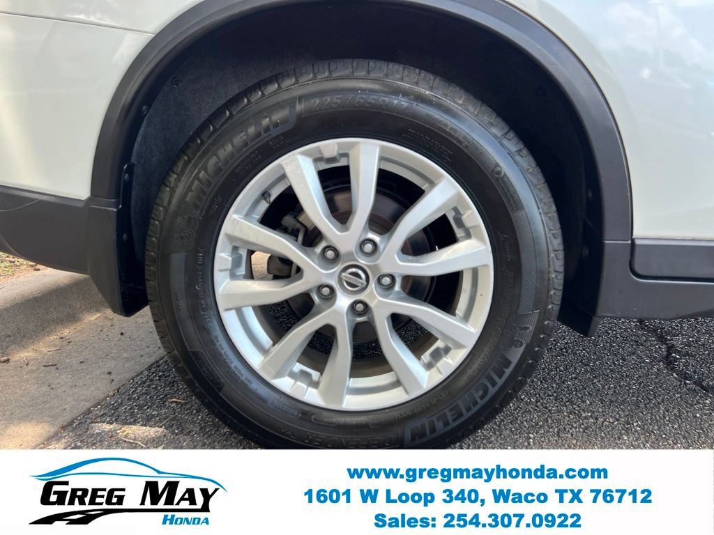 Used 2017 Nissan Rogue SV w/ SV Family Package FWD image 9