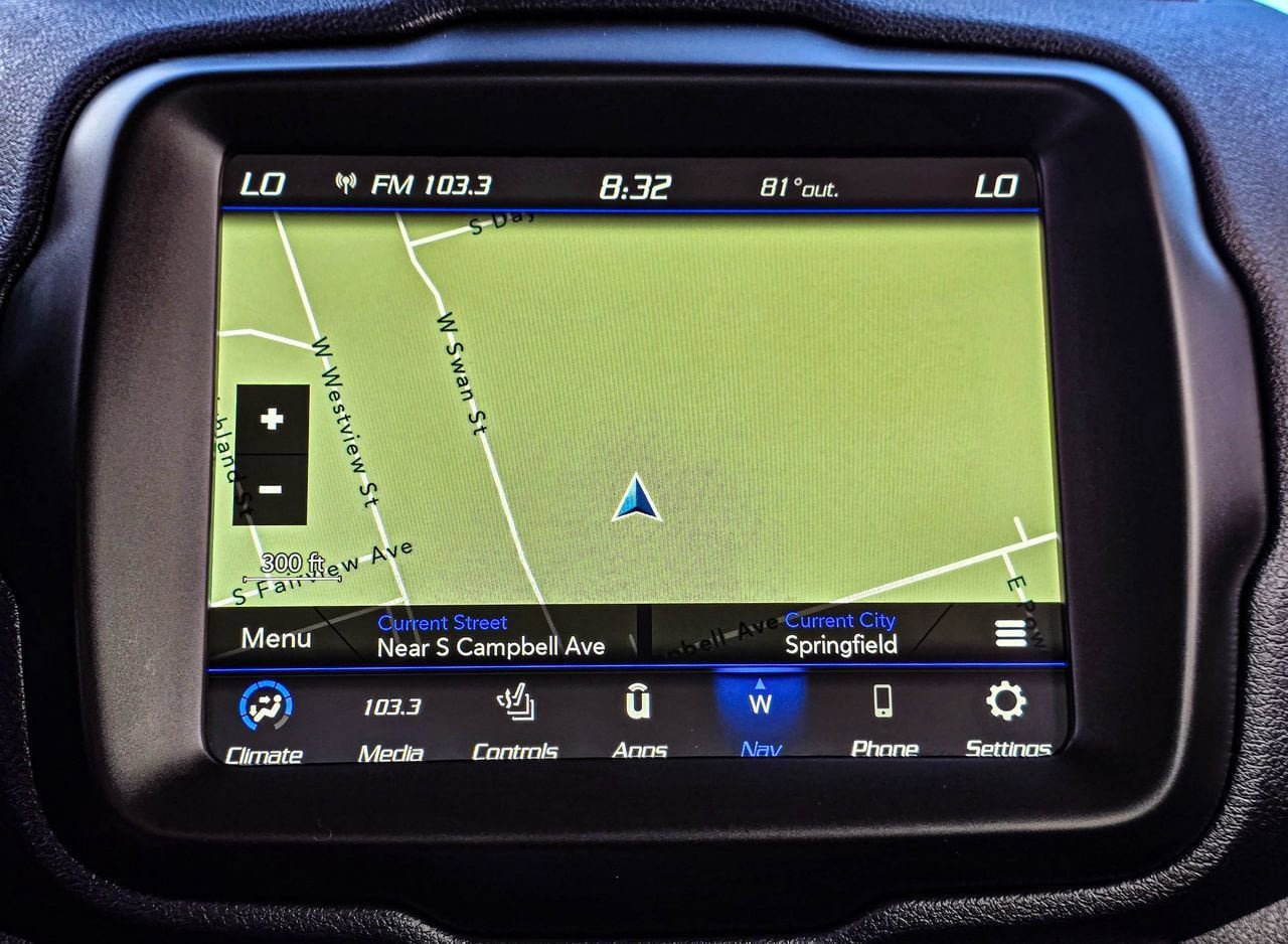 Used 2023 Jeep Renegade Altitude w/ Convenience Group I AWD/4WD image 18