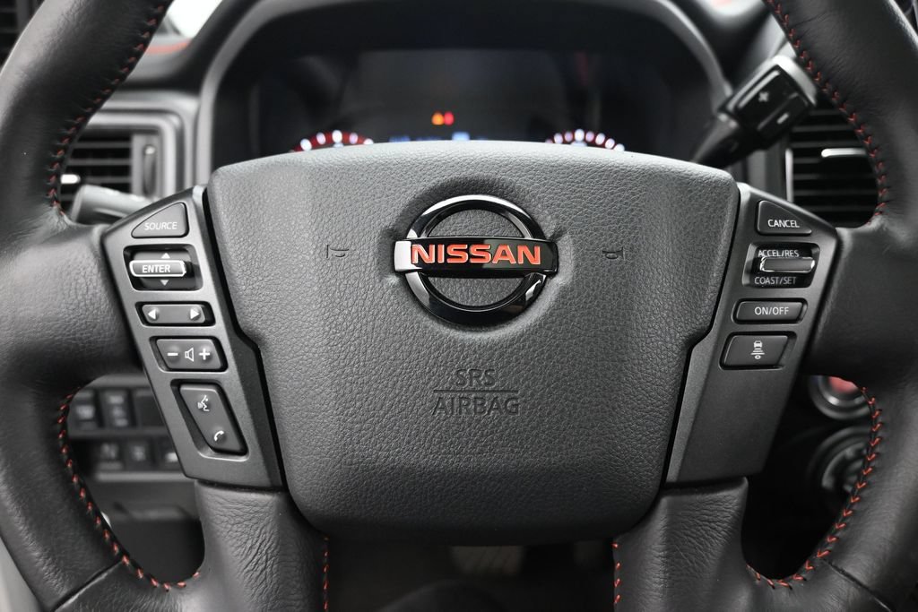 Used 2021 Nissan Titan PRO-4X w/ Pro-4x Convenience Package AWD/4WD image 12