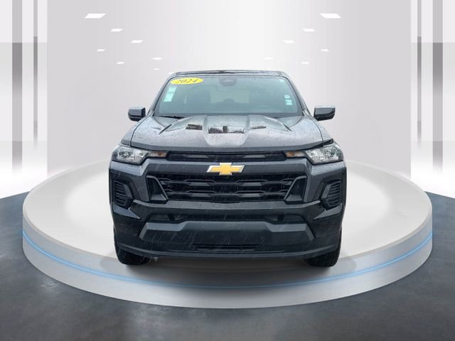 Used 2024 Chevrolet Colorado LT image 2