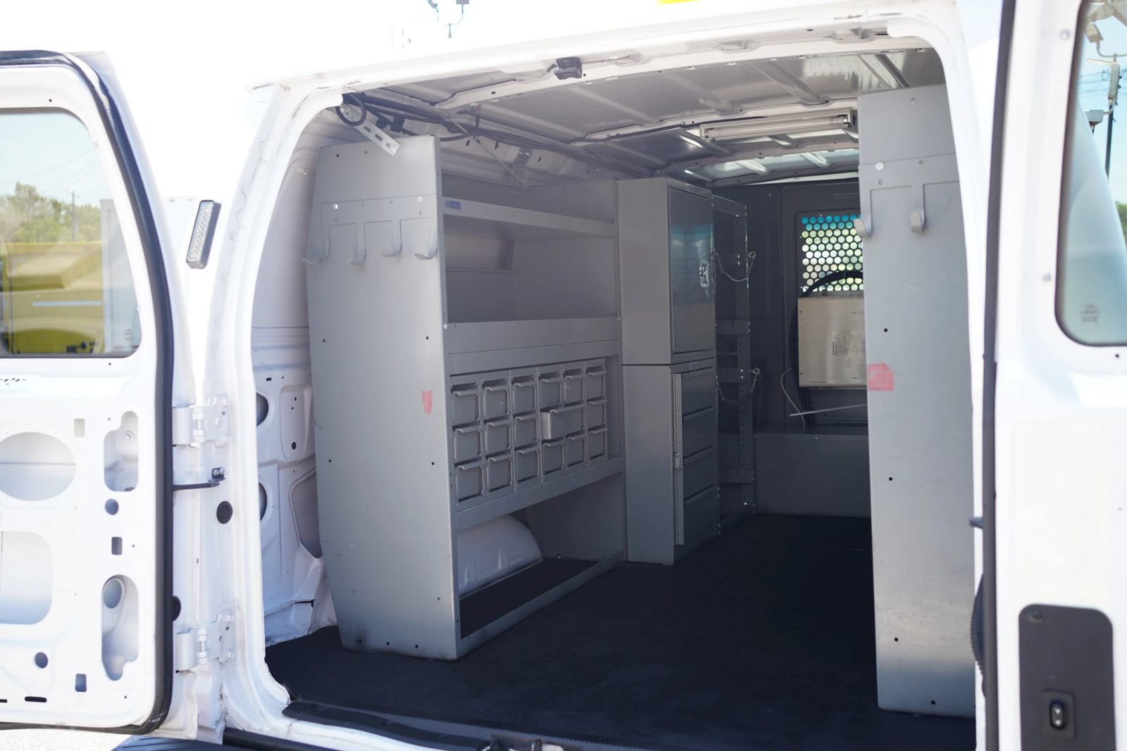 Used 2011 Ford E-250 and Econoline 250 w/ PWR Group RWD image 12