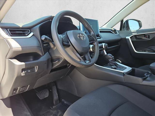 Used 2023 Toyota RAV4 LE AWD/4WD image 10