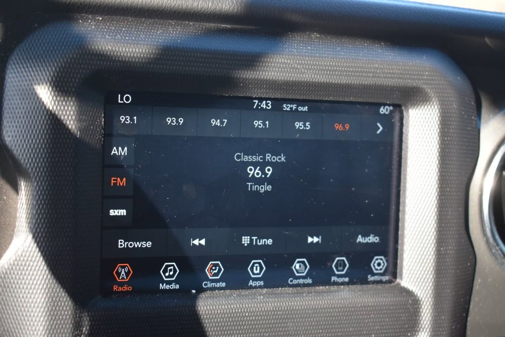 Used 2021 Jeep Wrangler Unlimited Sahara AWD/4WD image 31