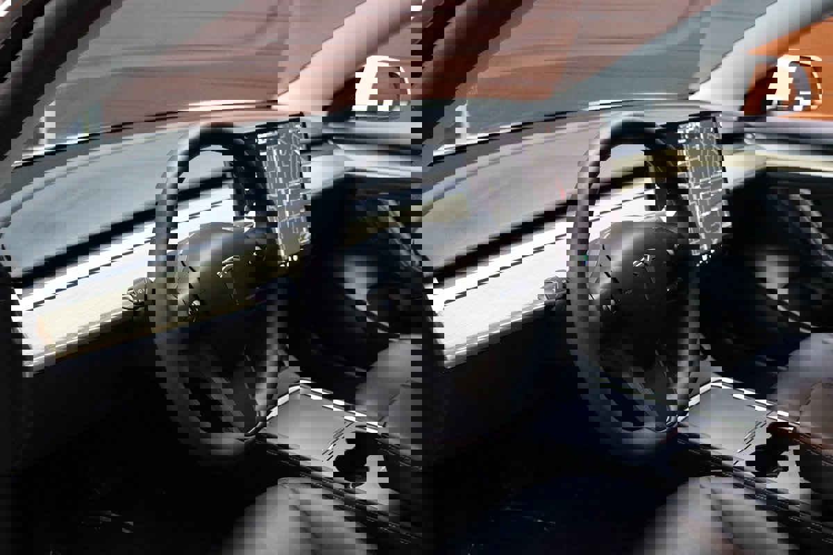 Used 2023 Tesla Model 3 Standard Range image 25