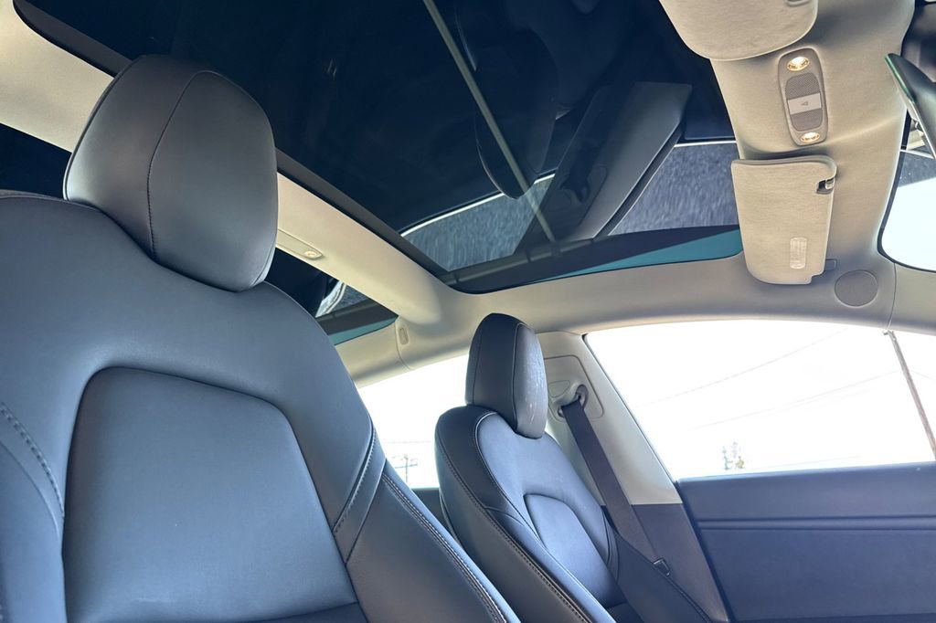 Used 2018 Tesla Model 3 Long Range AWD/4WD image 15