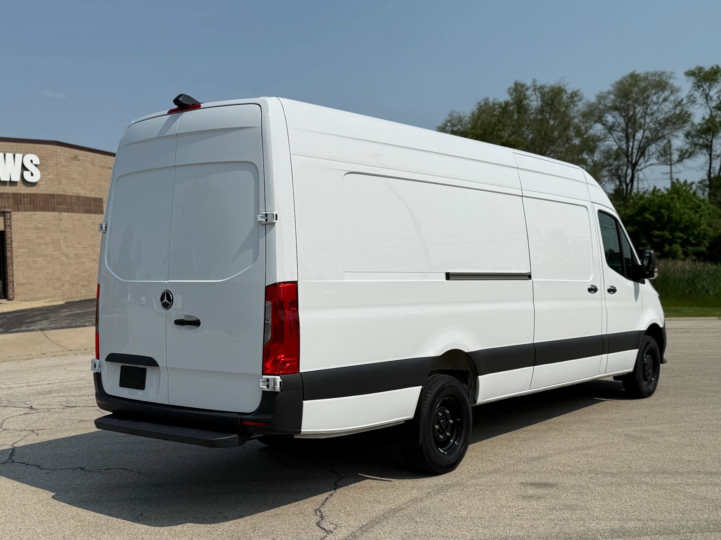 Used 2023 Mercedes-Benz Sprinter 3500 image 5