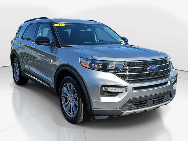 Certified 2023 Ford Explorer XLT w/ Equipment Group 202A