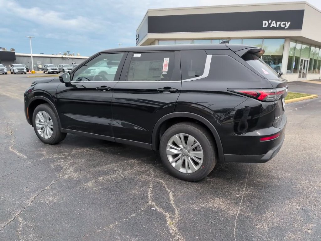 New 2026 Mitsubishi Outlander ES AWD/4WD image 11