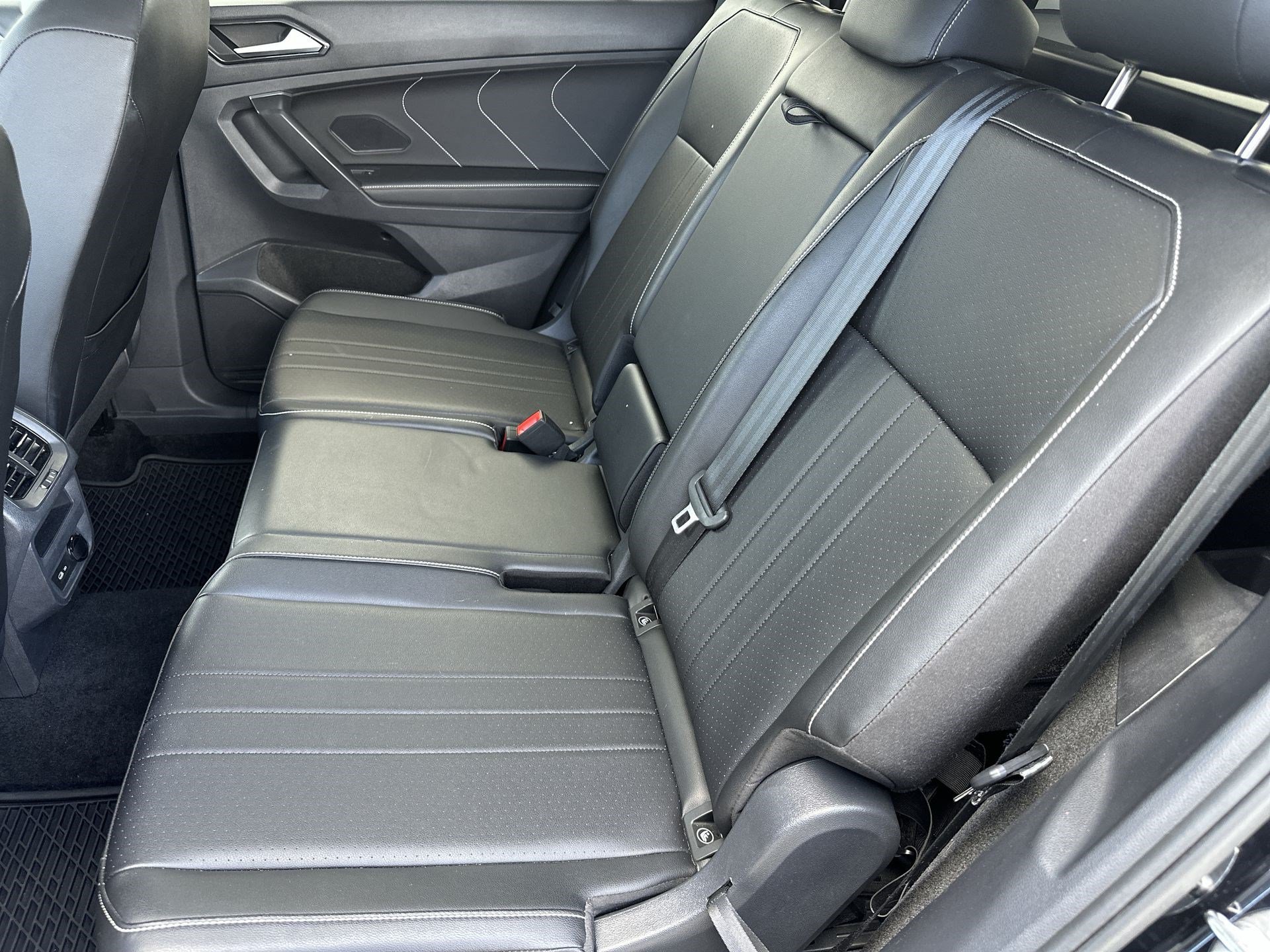Used 2023 Volkswagen Tiguan SE FWD image 23