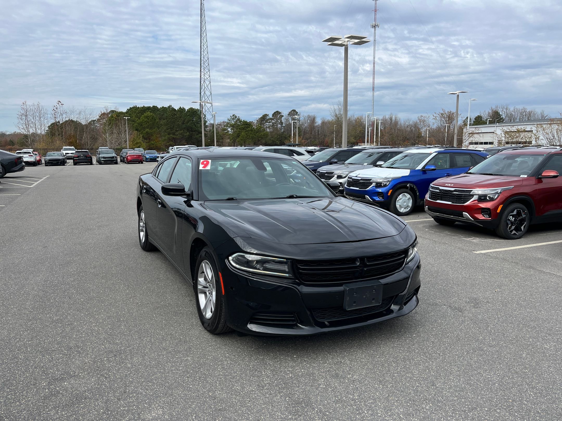 Used 2019 Dodge Charger SXT image 12