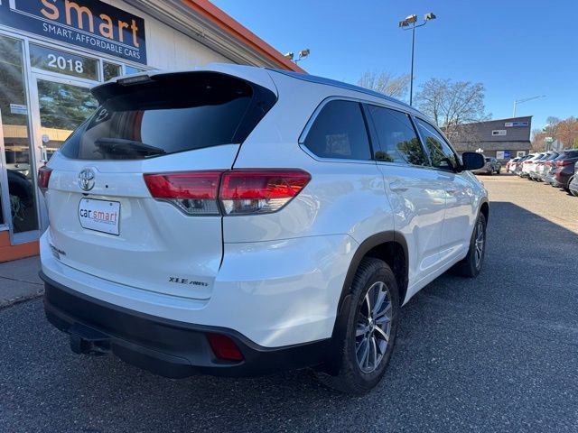 Used 2018 Toyota Highlander XLE AWD/4WD image 7