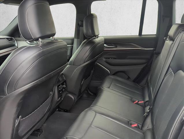 Used 2023 Jeep Grand Cherokee Overland image 18