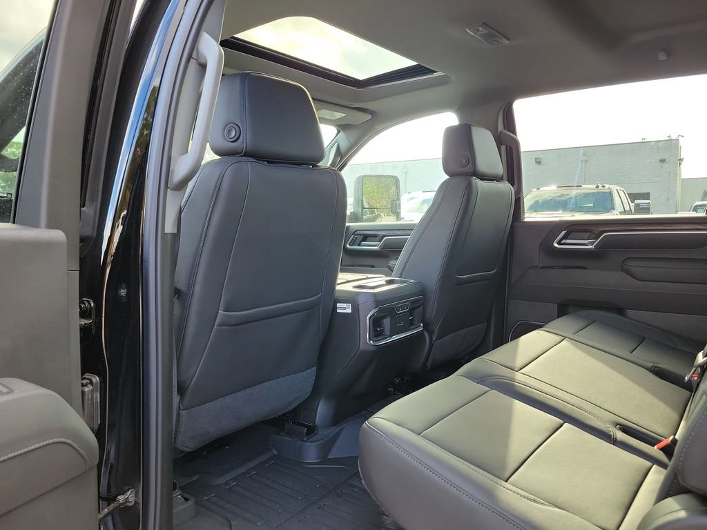 New 2025 GMC Sierra 3500 SLT w/ SLT Premium Package image 12