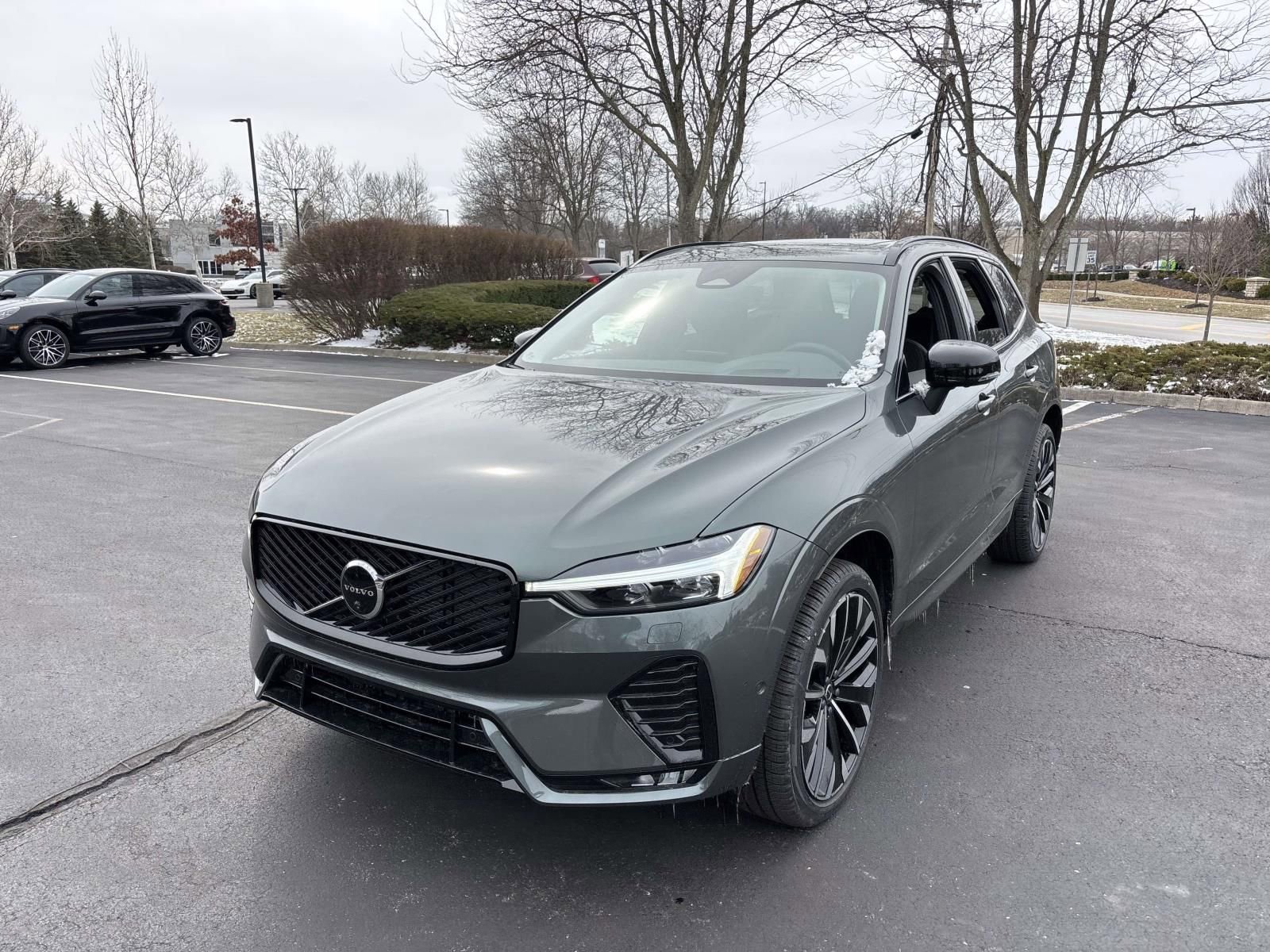 New 2026 Volvo XC60 B5 Ultra w/ Protection Package Premier image 3