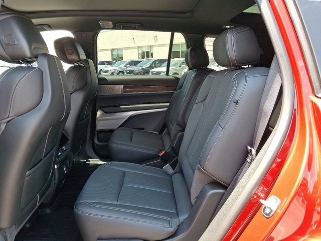 New 2026 Cadillac Vistiq Sport w/ LPO, Floor Liner Package image 5