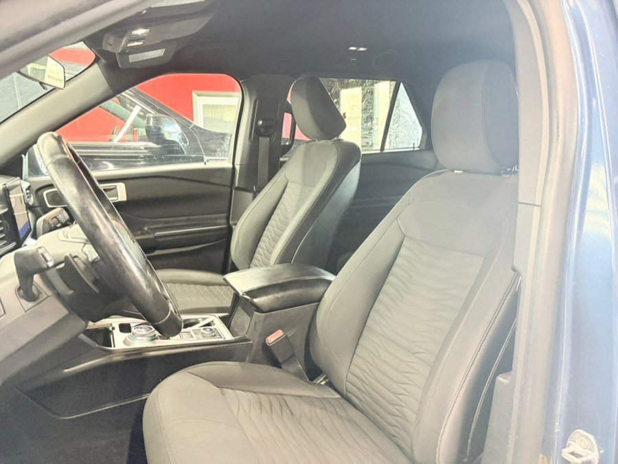 Used 2020 Ford Explorer XLT AWD/4WD image 12